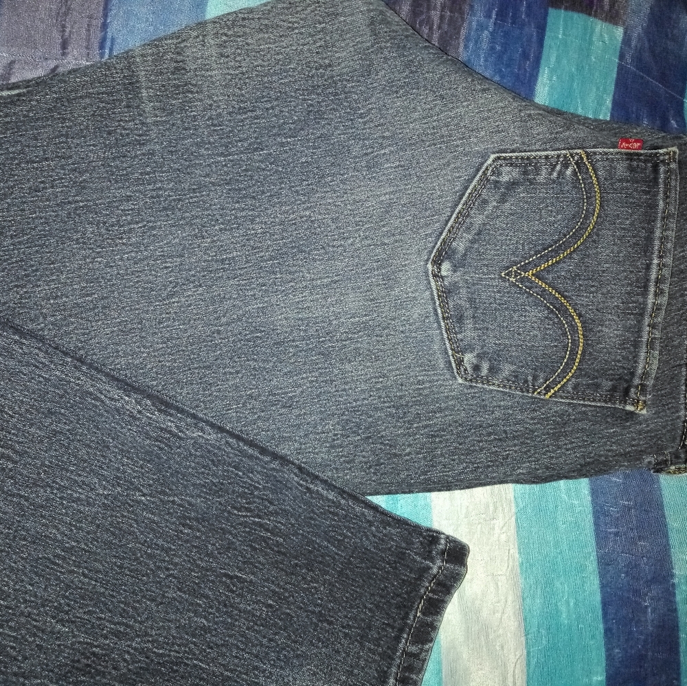 Levis